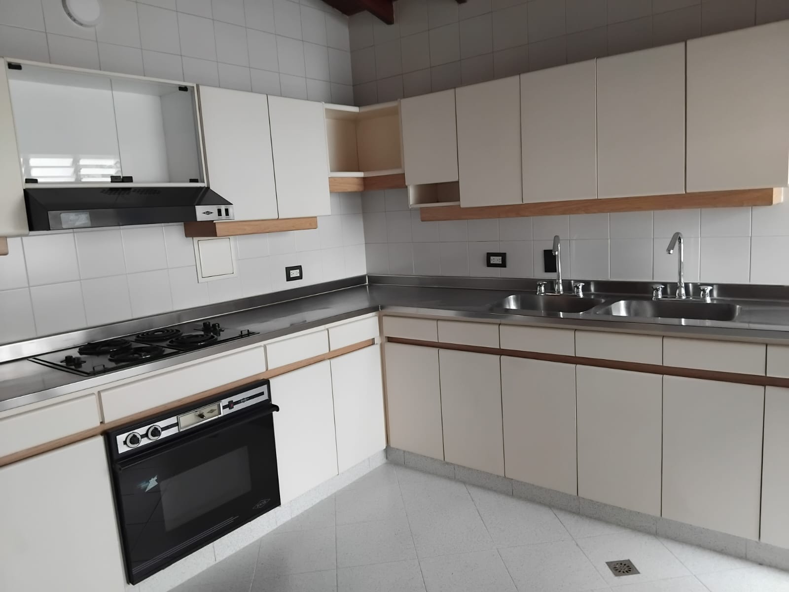 Apartamento en Arriendo en LAURELES Imagen de Apartamento 10