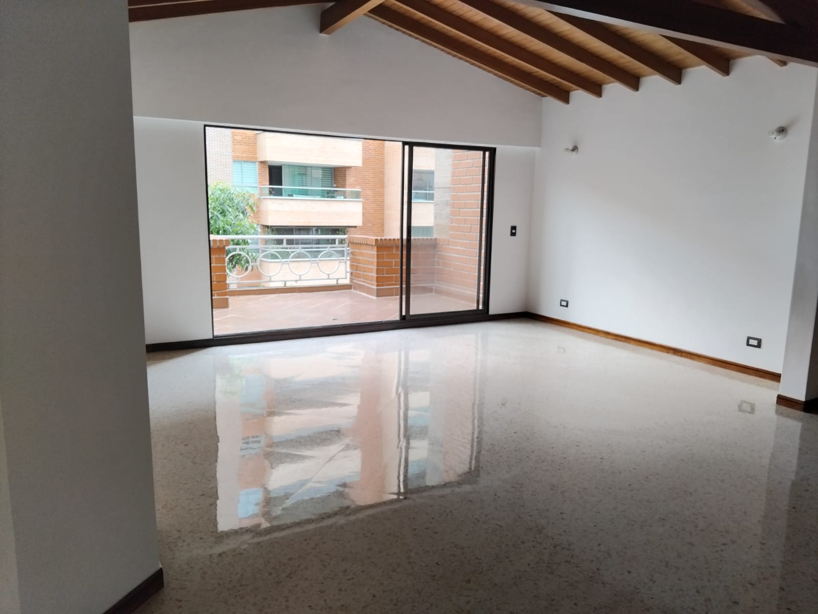 Apartamento en Arriendo en LAURELES Imagen de Apartamento 16