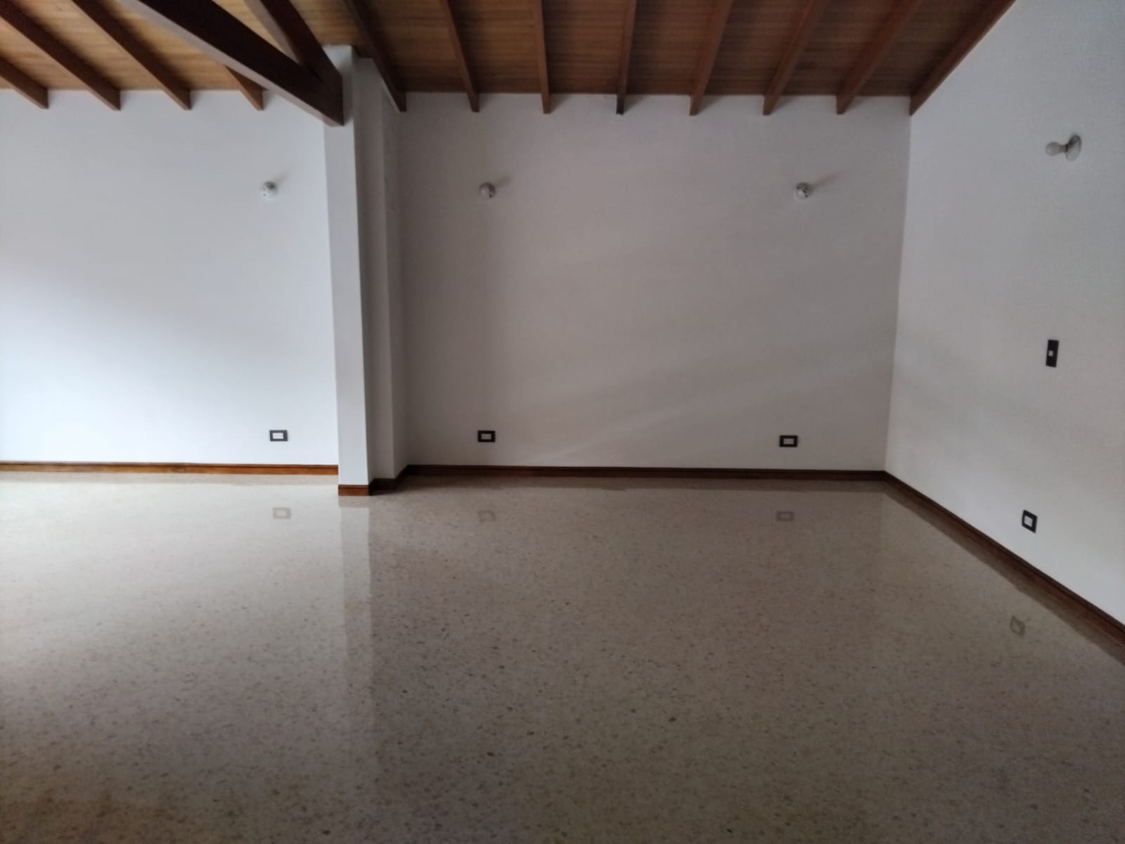Apartamento en Arriendo en LAURELES Imagen de Apartamento 17