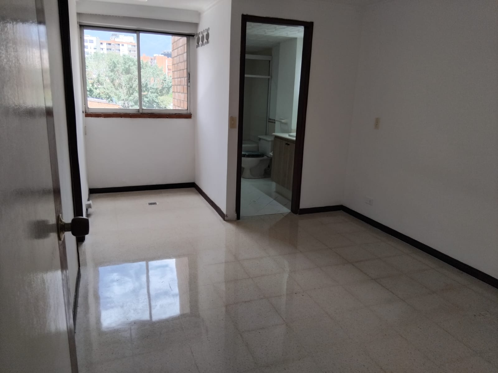 Apartamento en Arriendo en LAURELES Imagen de Apartamento