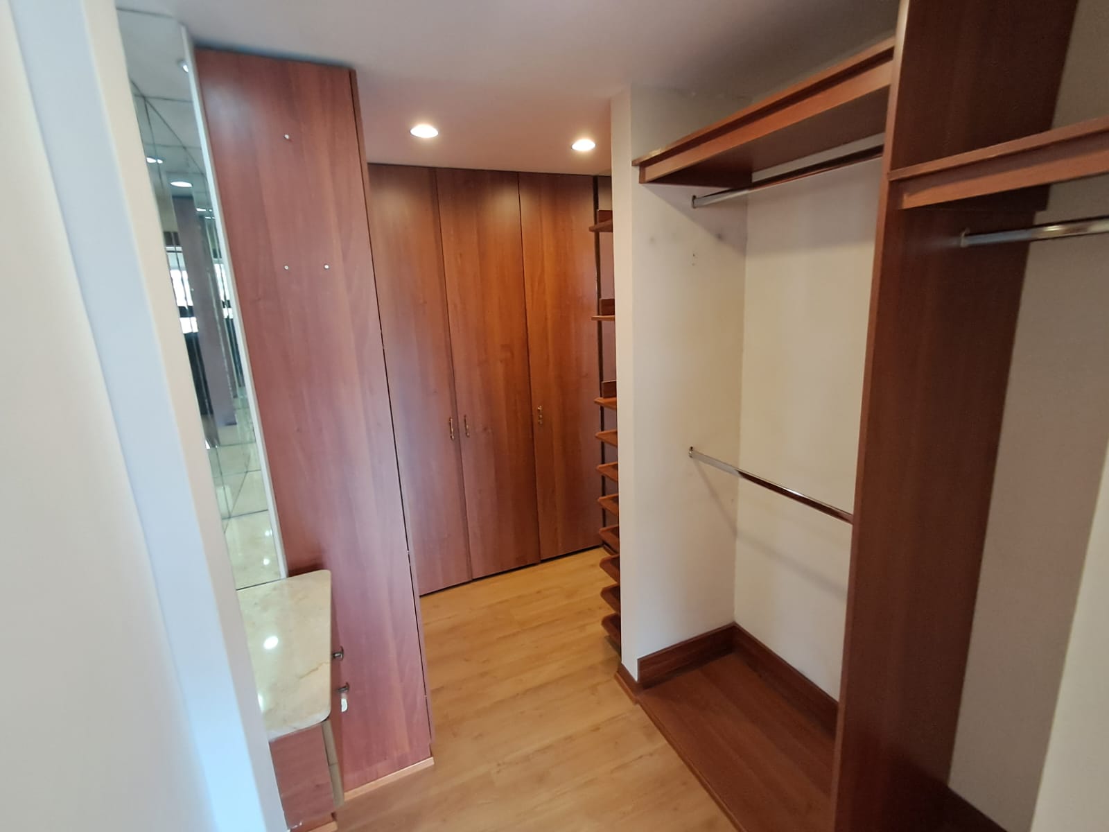 Apartamento en Arriendo en POBLADO Imagen de Apartamento 16