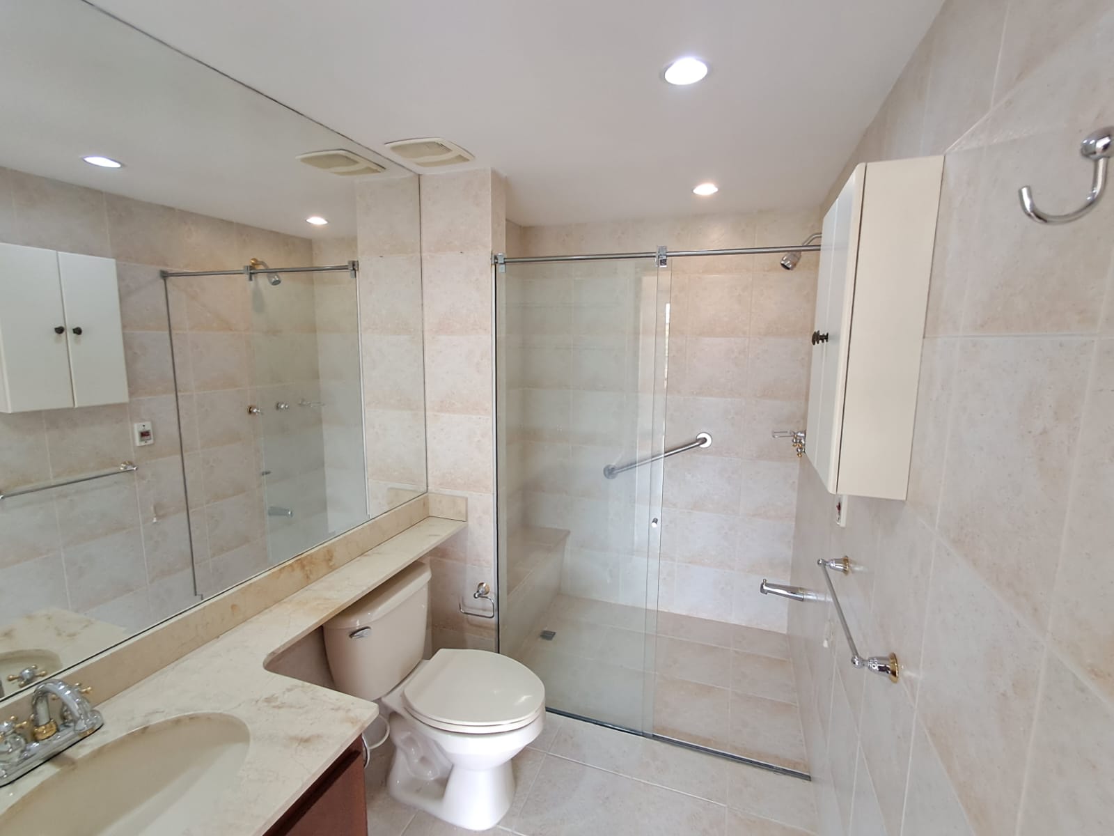 Apartamento en Arriendo en POBLADO Imagen de Apartamento