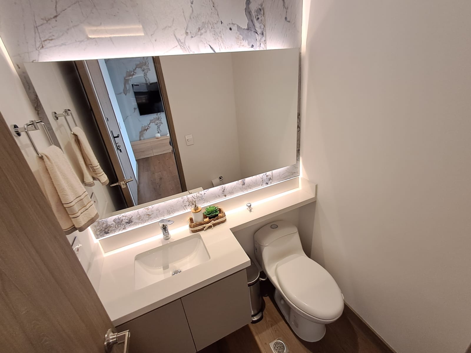 Apartamento en Arriendo en EL POBLADO Imagen de Apartamento 13