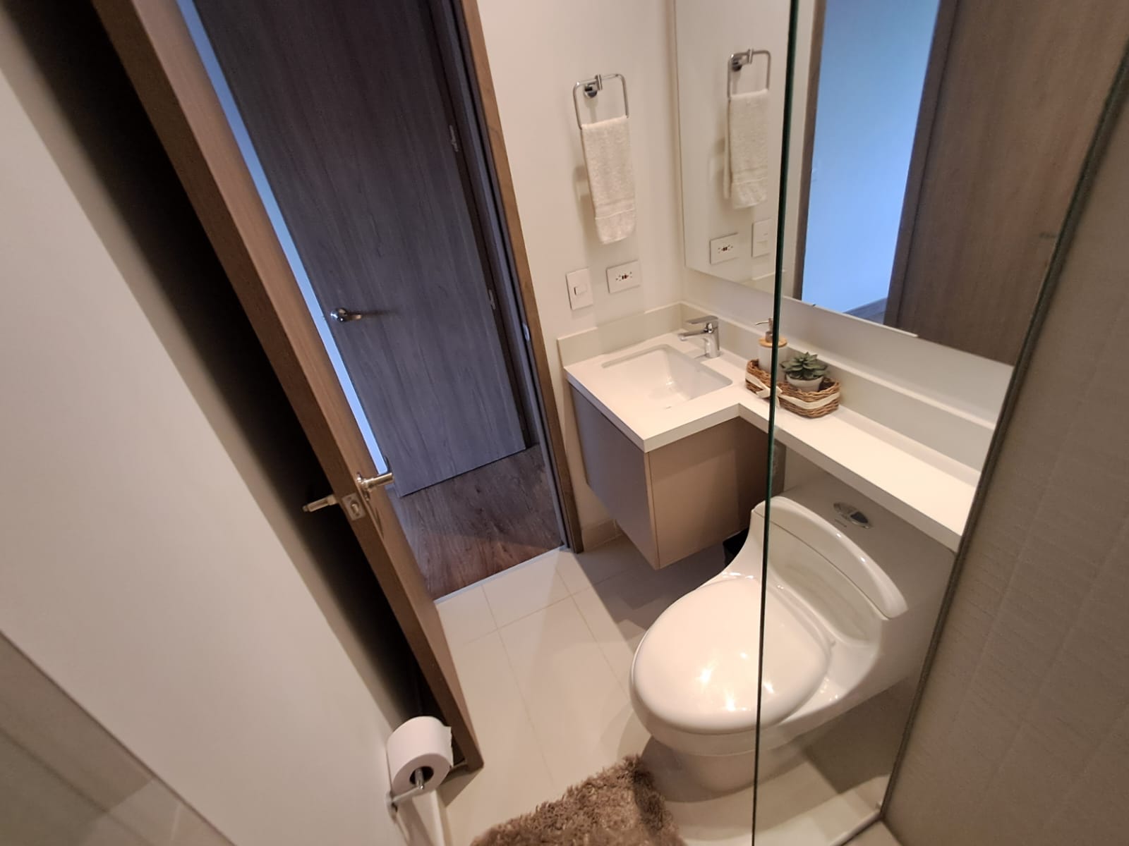 Apartamento en Arriendo en EL POBLADO Imagen de Apartamento 22