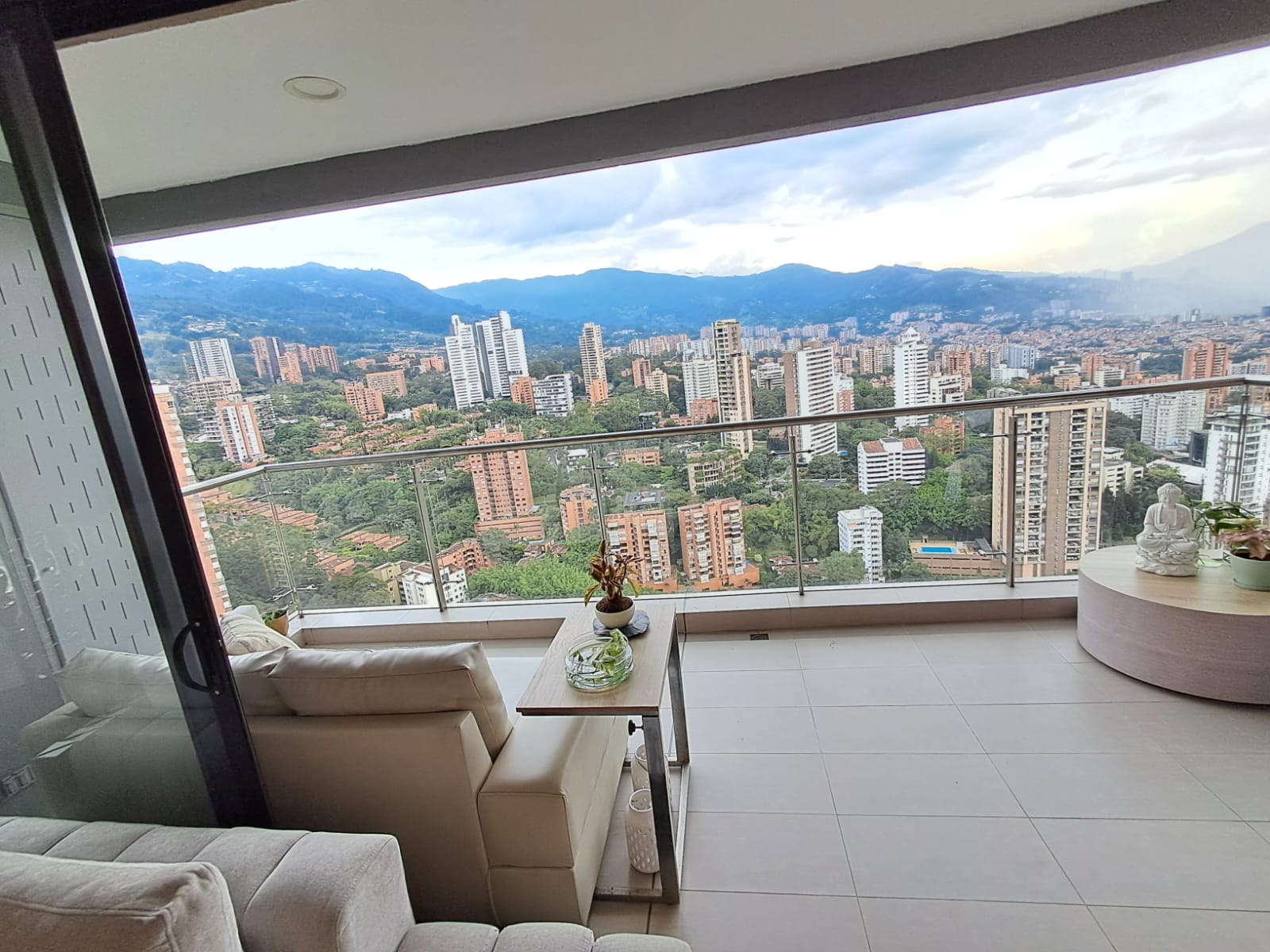 Apartamento en Arriendo en EL POBLADO Imagen de Apartamento 5