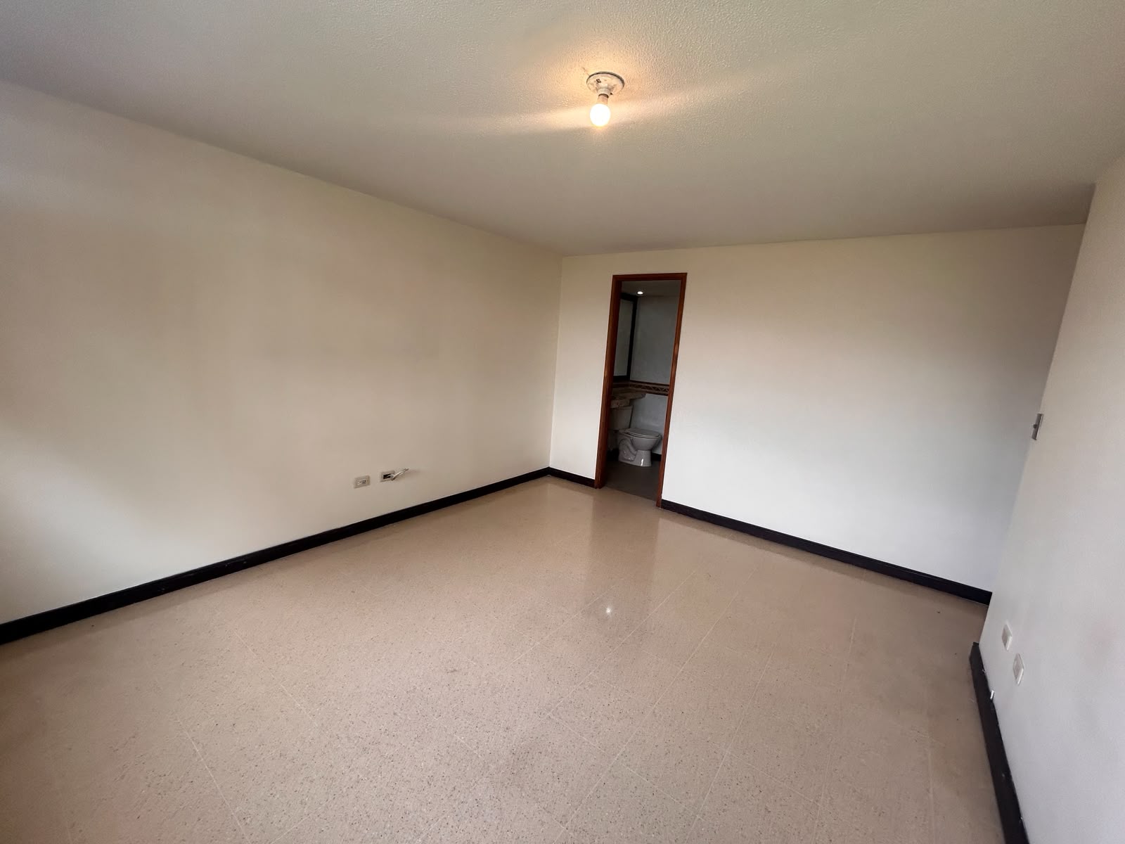 Apartamento en Venta en LOMA DE LOS BERNAL Imagen de Apartamento 20