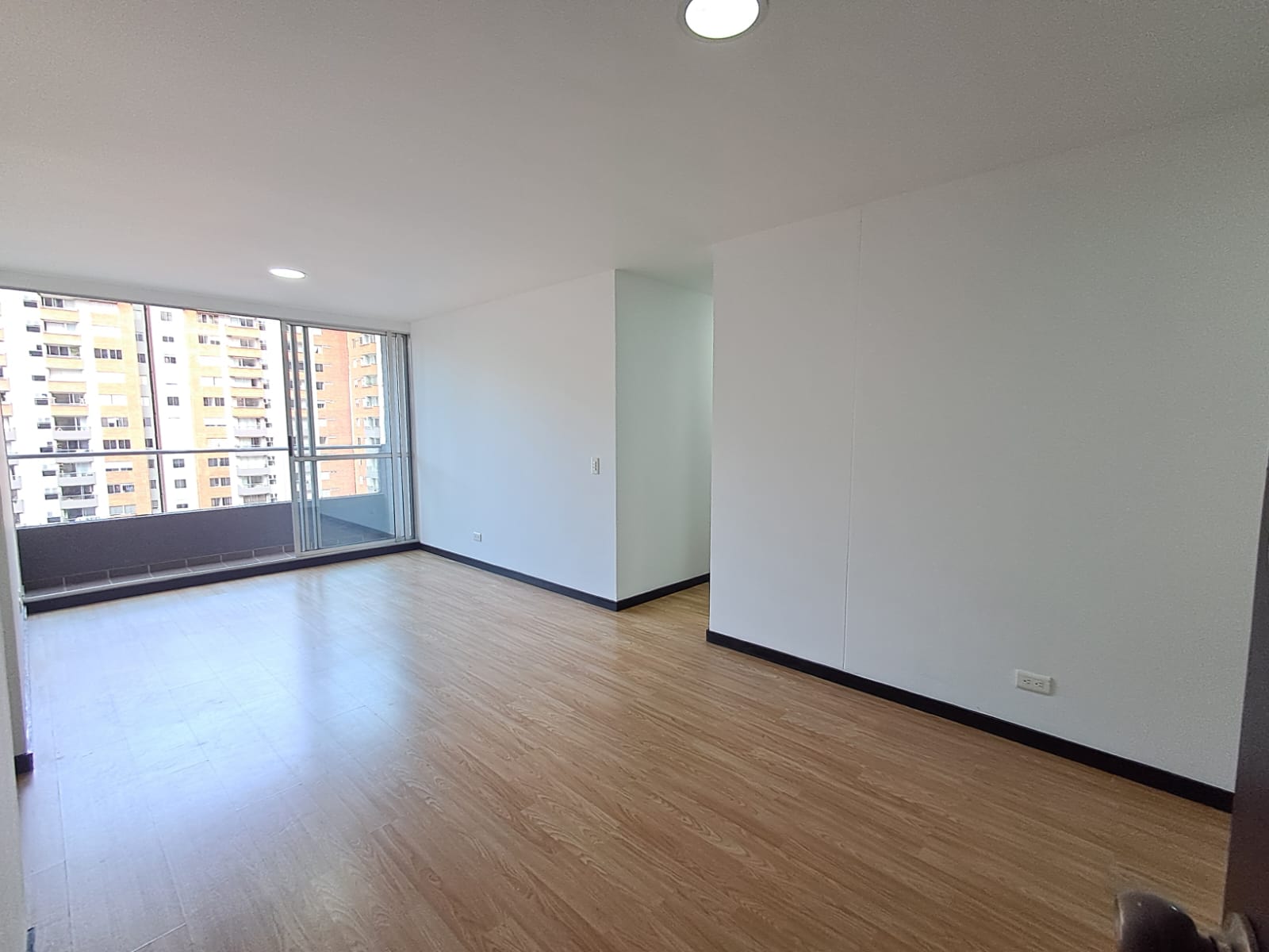 Imagen de Apartamento en arriendo en Antioquia, MEDELLÍN, CIUDAD DEL RIO