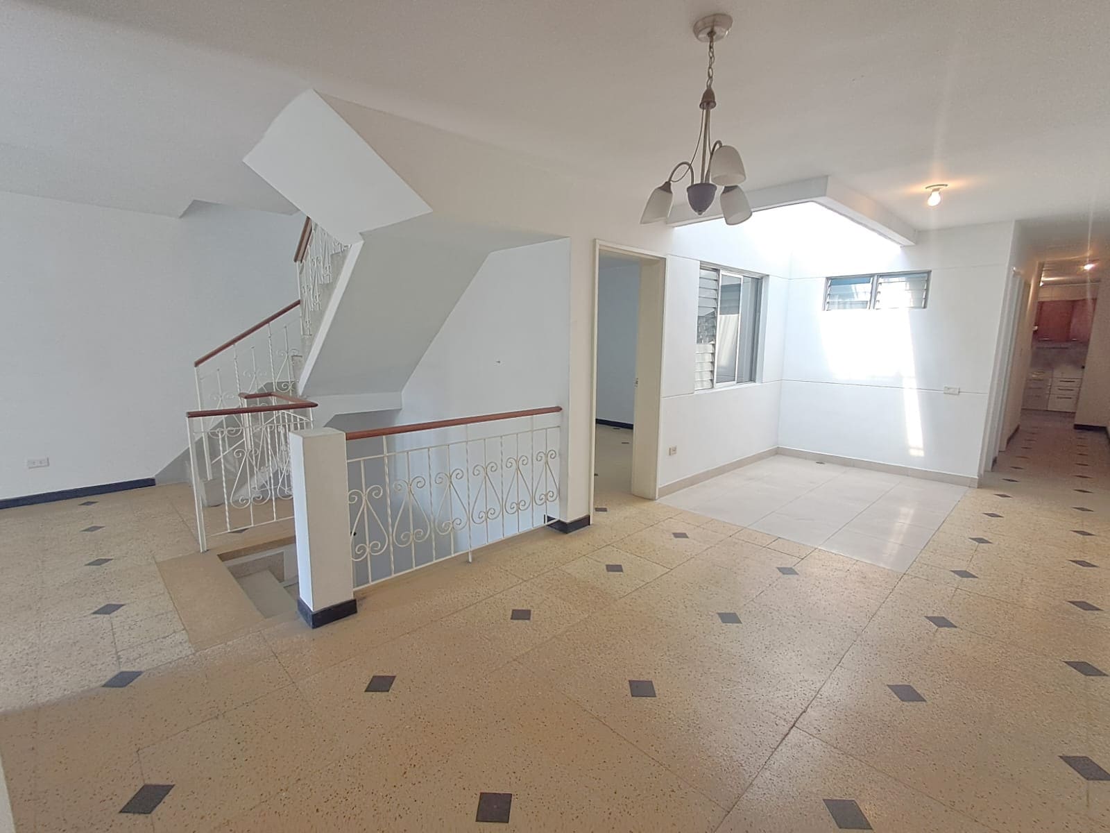 Imagen de Casa en arriendo en Antioquia, MEDELLÍN, CALASANZ