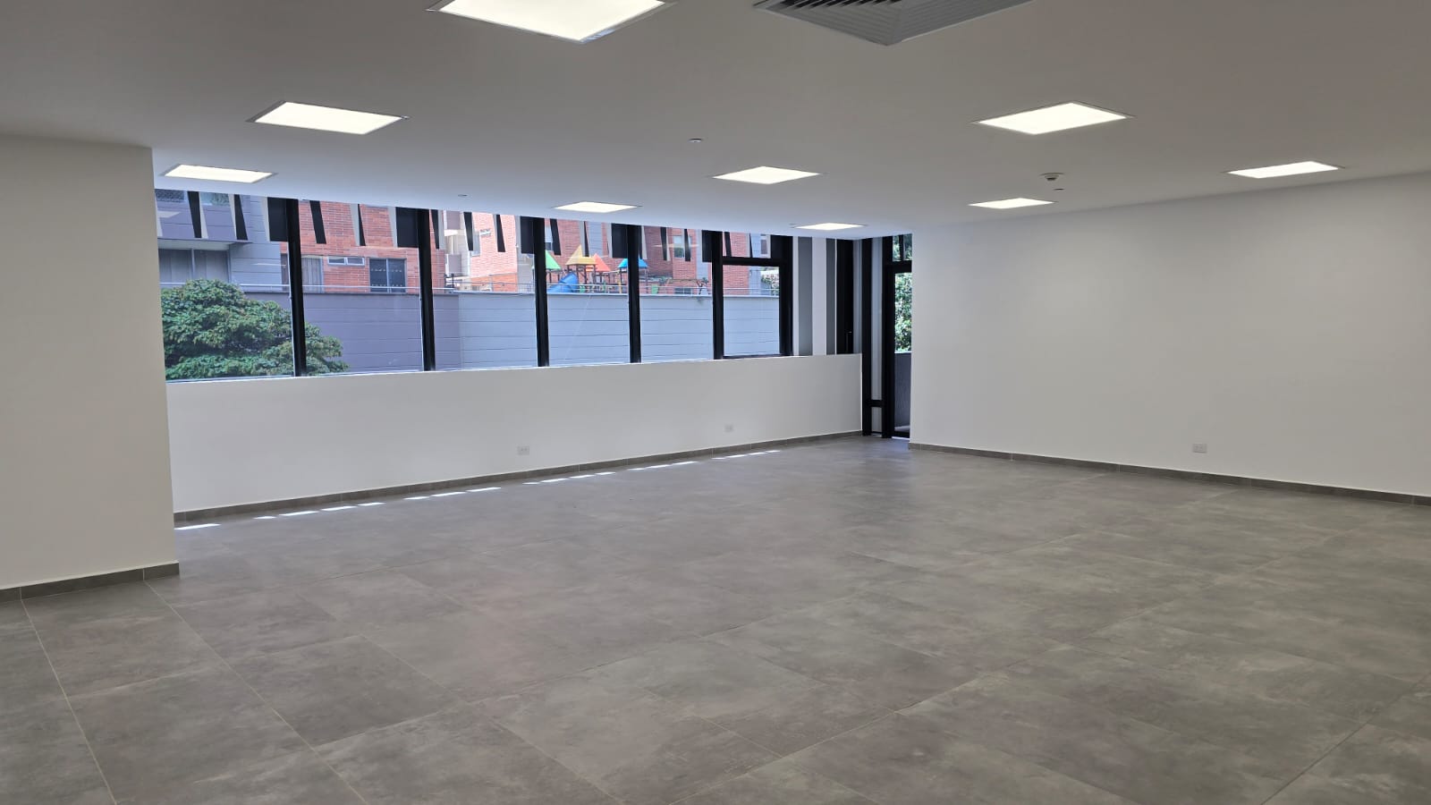 Imagen de Oficina en arriendo en Antioquia, MEDELLÍN, CIUDAD DEL RIO