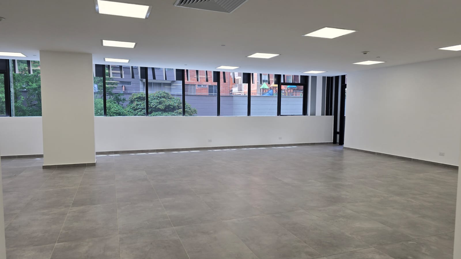 Imagen de Oficina en arriendo en Antioquia, MEDELLÍN, CIUDAD DEL RIO