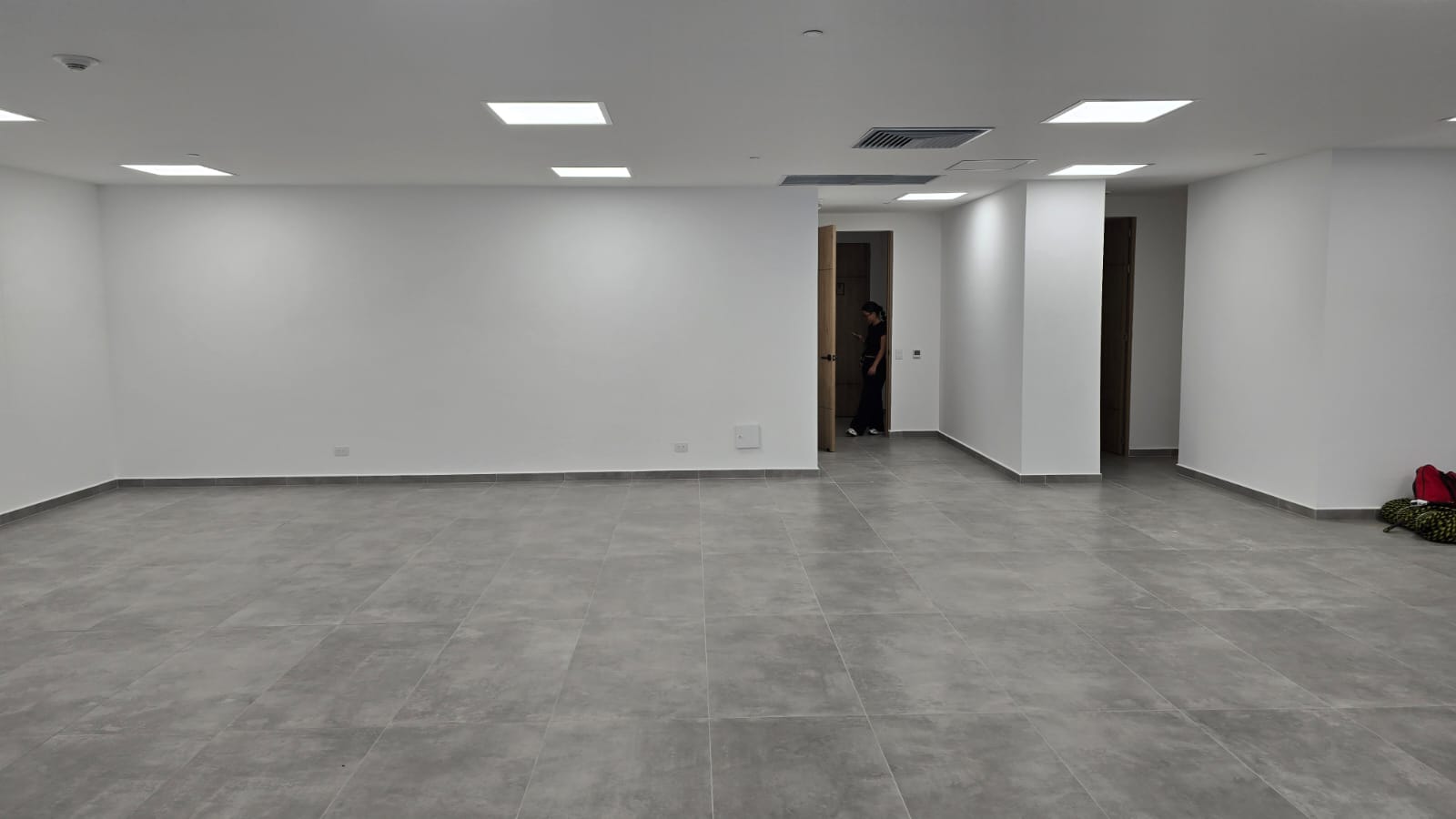 Imagen de Oficina en arriendo en Antioquia, MEDELLÍN, CIUDAD DEL RIO