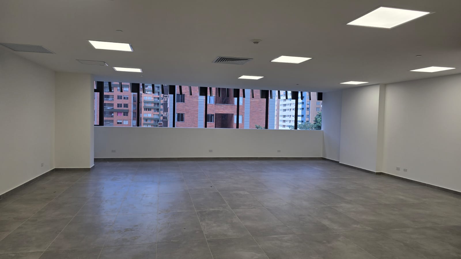 Imagen de Oficina en arriendo en Antioquia, MEDELLÍN, CIUDAD DEL RIO