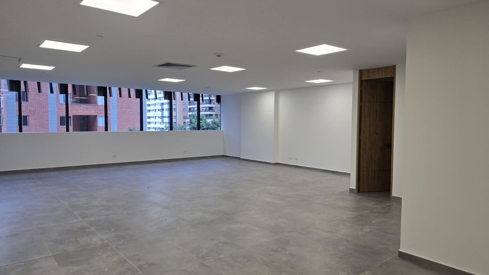 Imagen de Oficina en arriendo en Antioquia, MEDELLÍN, CIUDAD DEL RIO