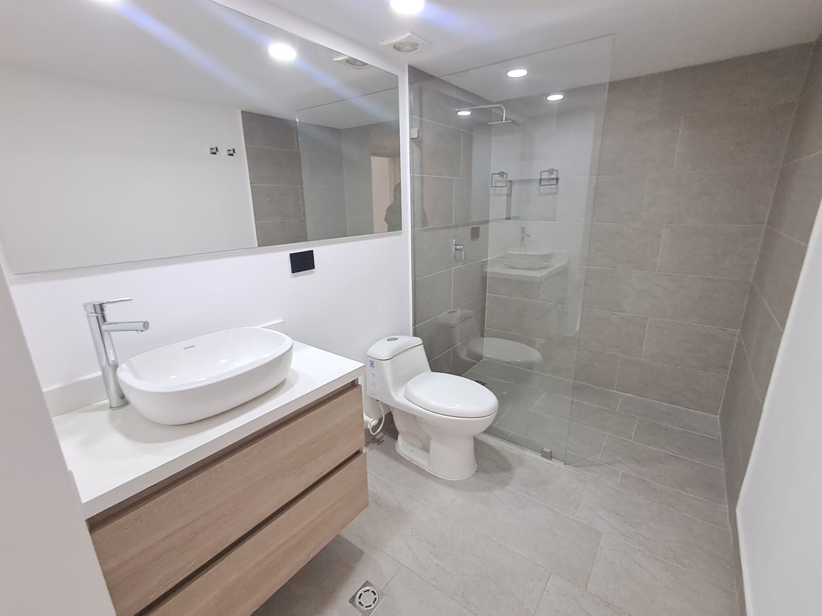 Imagen de Apartamento en arriendo en Antioquia, MEDELLÍN, LAURELES