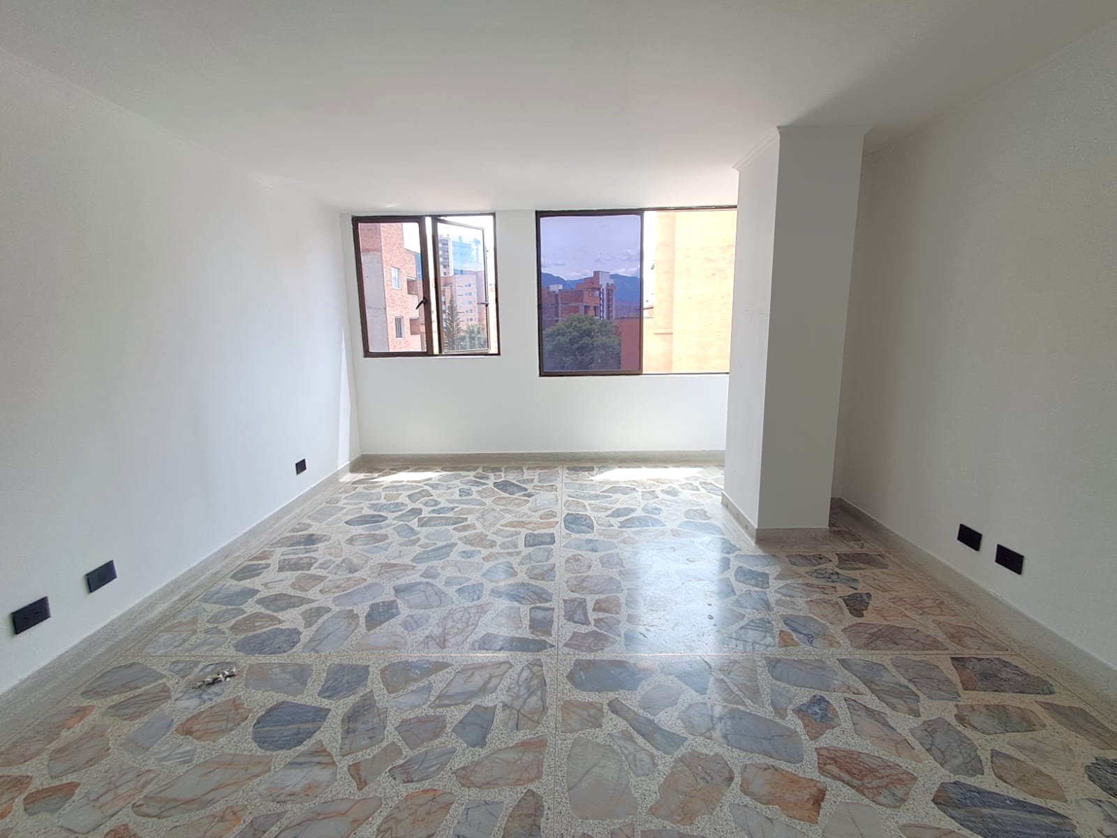 Imagen de Apartamento en arriendo en Antioquia, MEDELLÍN, LAURELES
