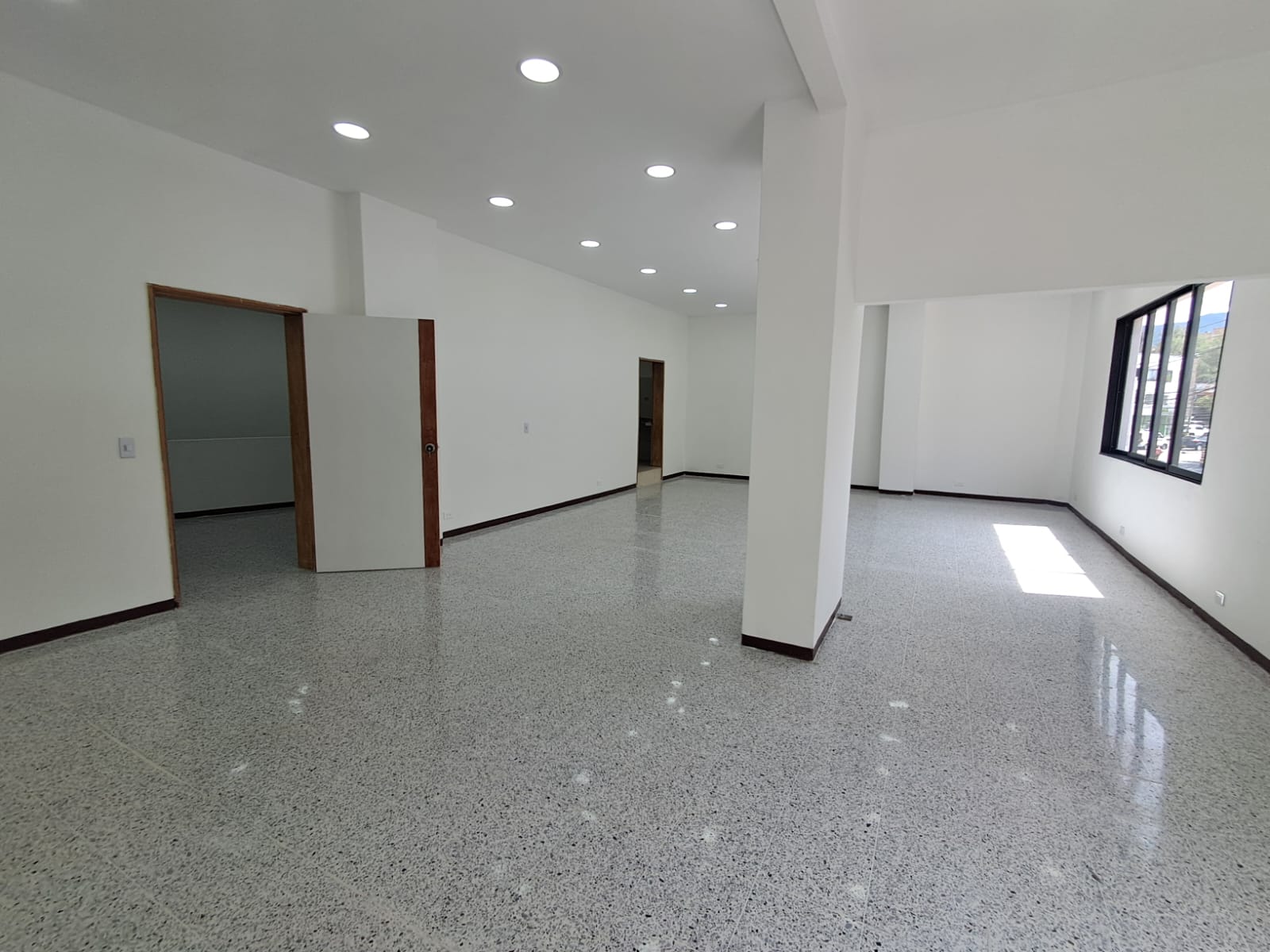 Imagen principal de local