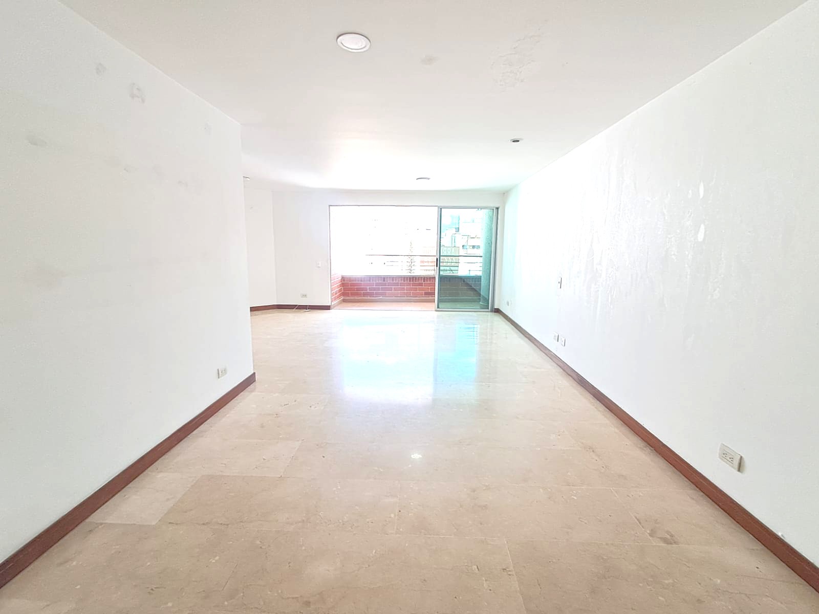 Imagen de Apartamento en arriendo en Antioquia, MEDELLÍN, LAURELES