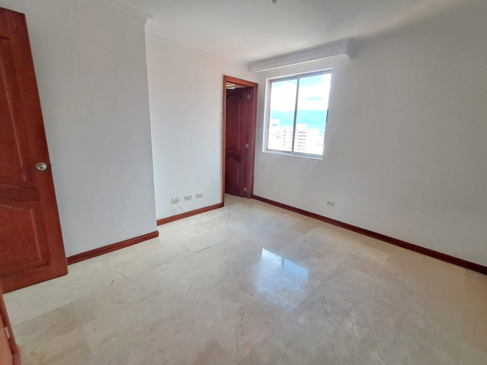 Apartamento en Arriendo en LAURELES Imagen de apartamento 2
