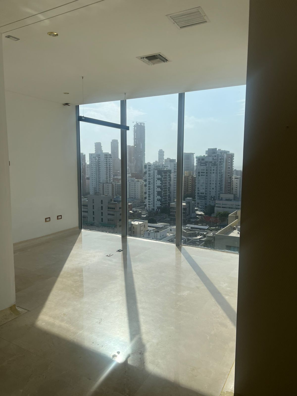Oficina en Arriendo en SAN VICENTE Imagen de Oficina 9