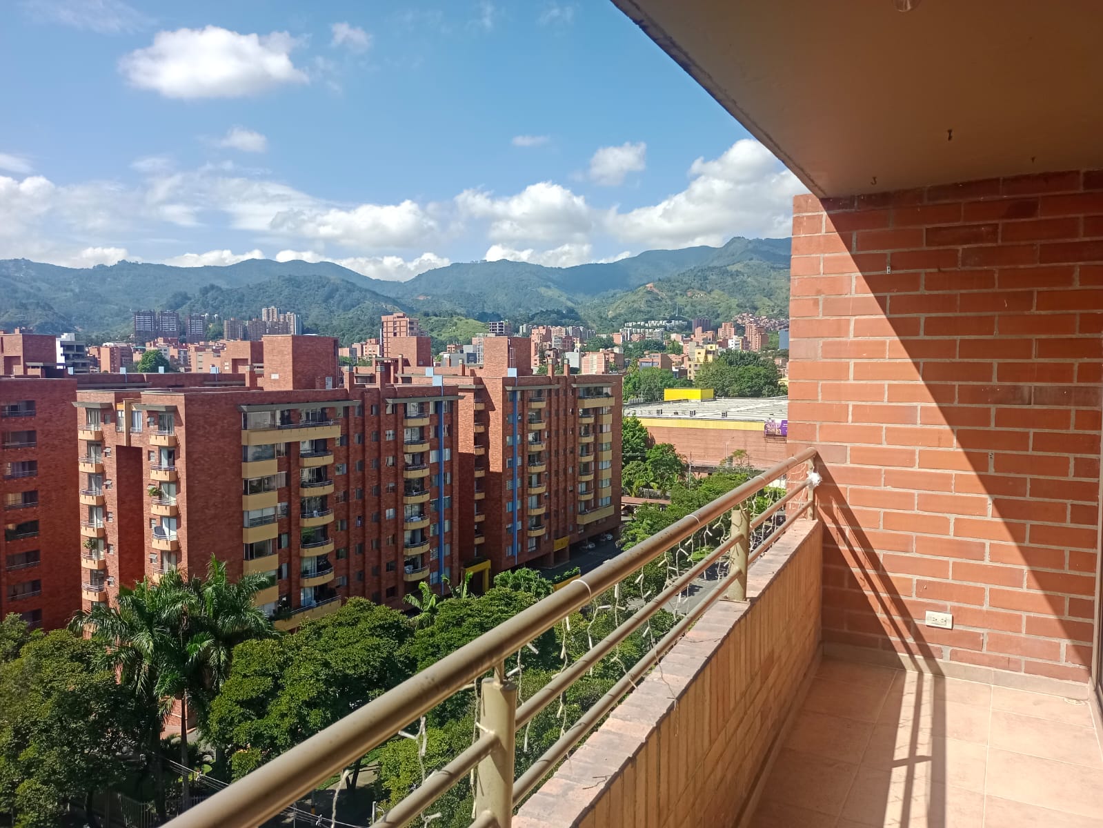 Imagen de Apartamento en arriendo en Antioquia, MEDELLÍN, LAURELES Imagen de Apartamento en arriendo en Antioquia, MEDELLÍN, LAURELES