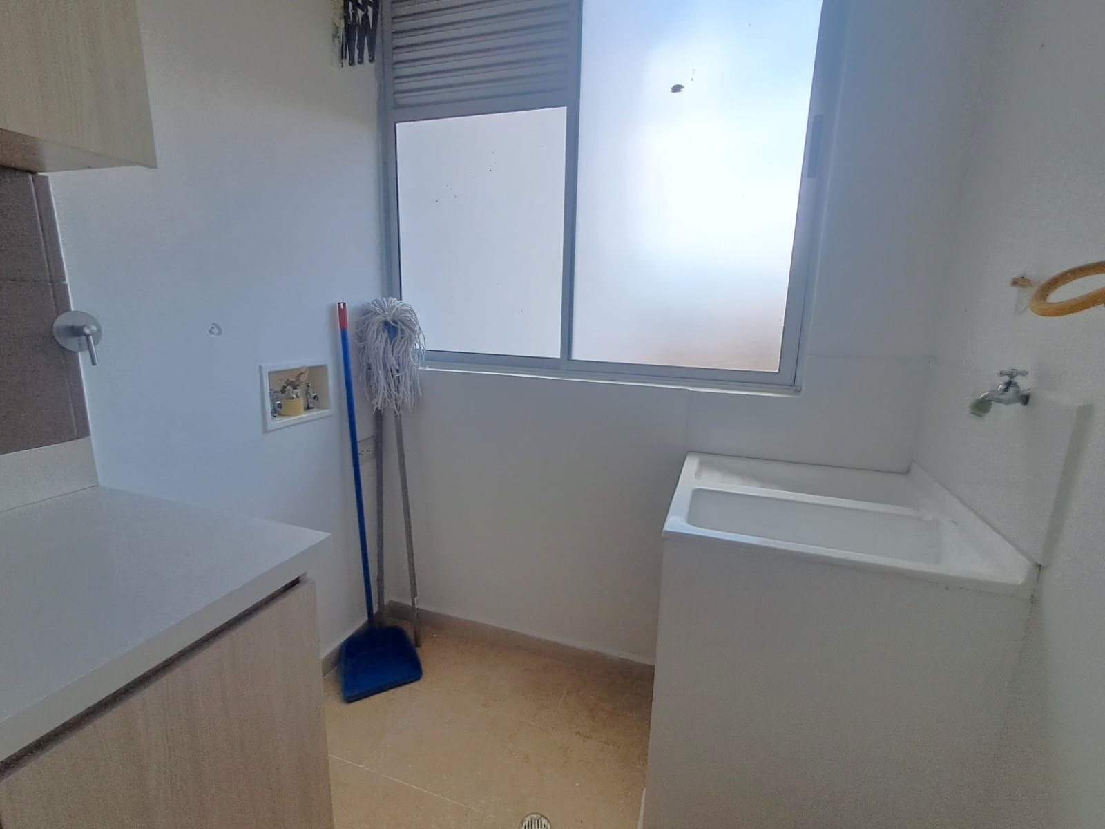 Imagen de Apartaestudio en arriendo en Antioquia, MEDELLÍN, LAURELES