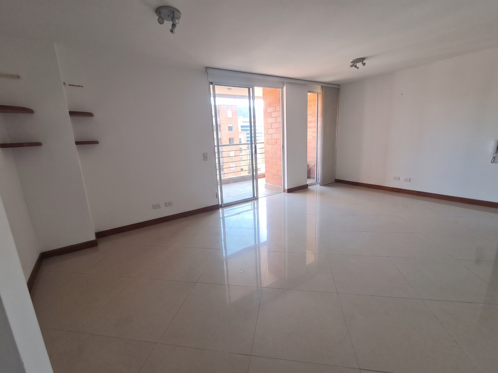 Imagen de Apartamento en arriendo en Antioquia, MEDELLÍN, LAURELES Imagen de Apartamento en arriendo en Antioquia, MEDELLÍN, LAURELES
