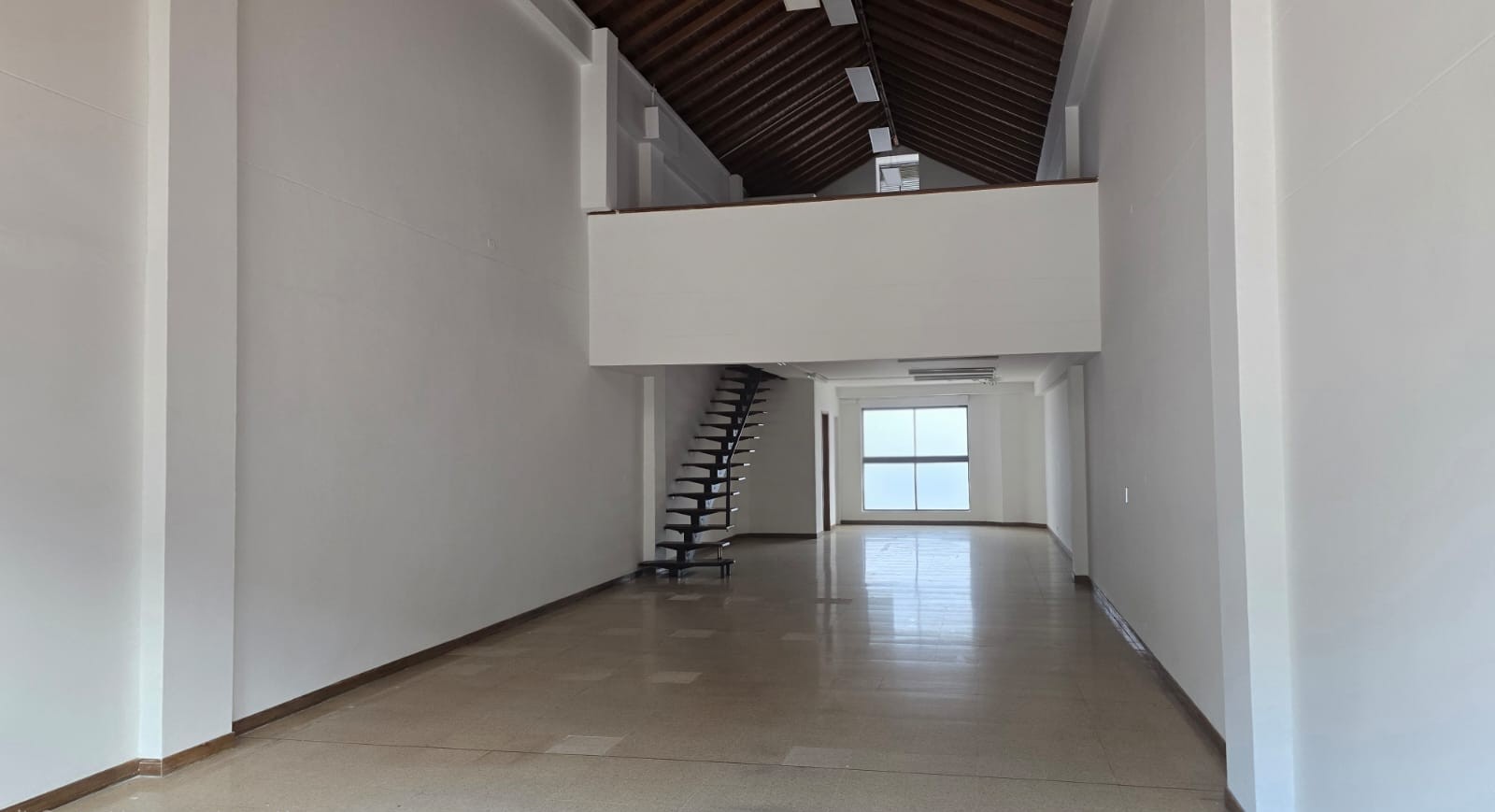 Local en Arriendo en EL POBLADO Imagen de local 1