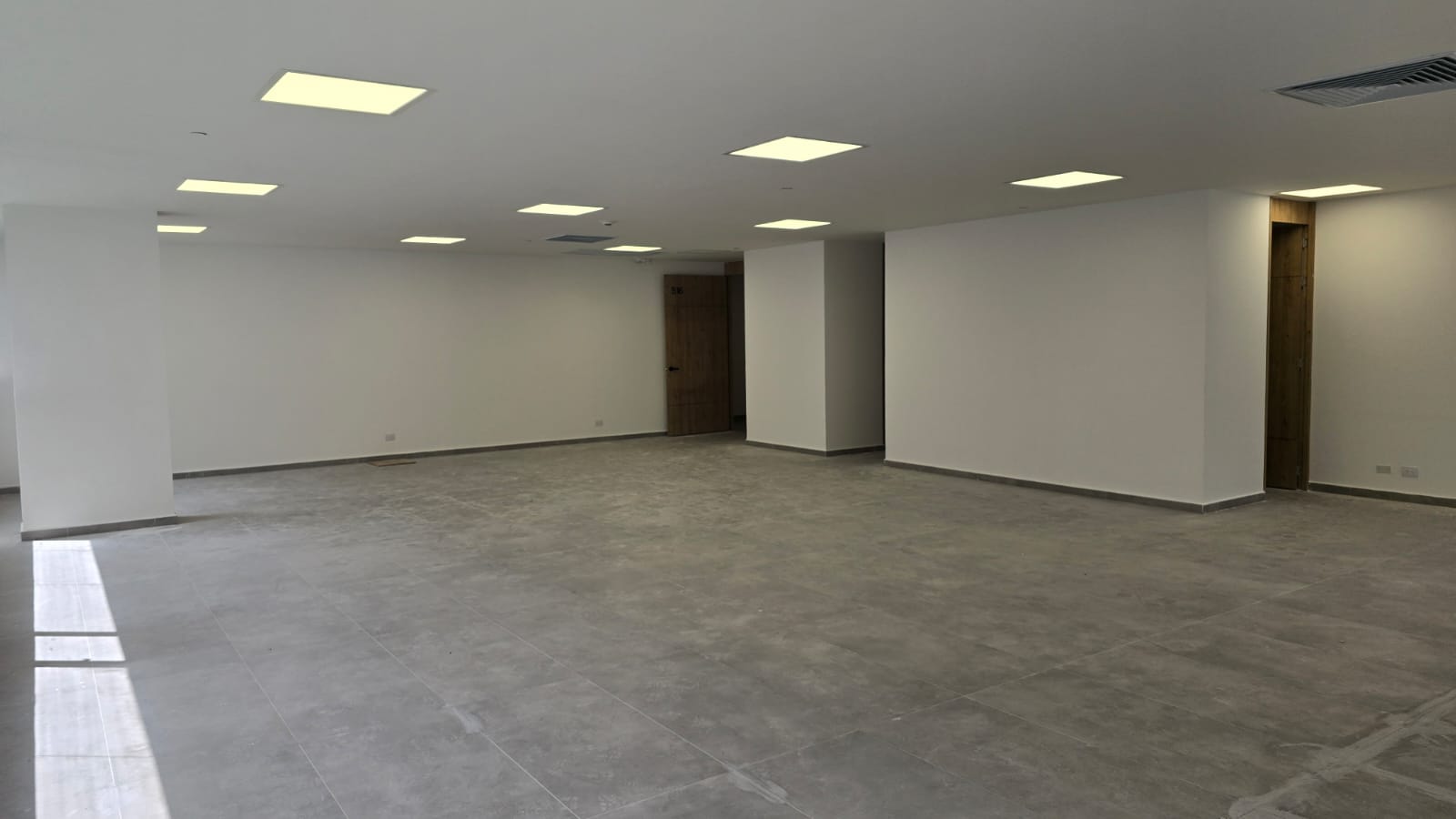 Imagen de Oficina en arriendo en Antioquia, MEDELLÍN, CIUDAD DEL RIO