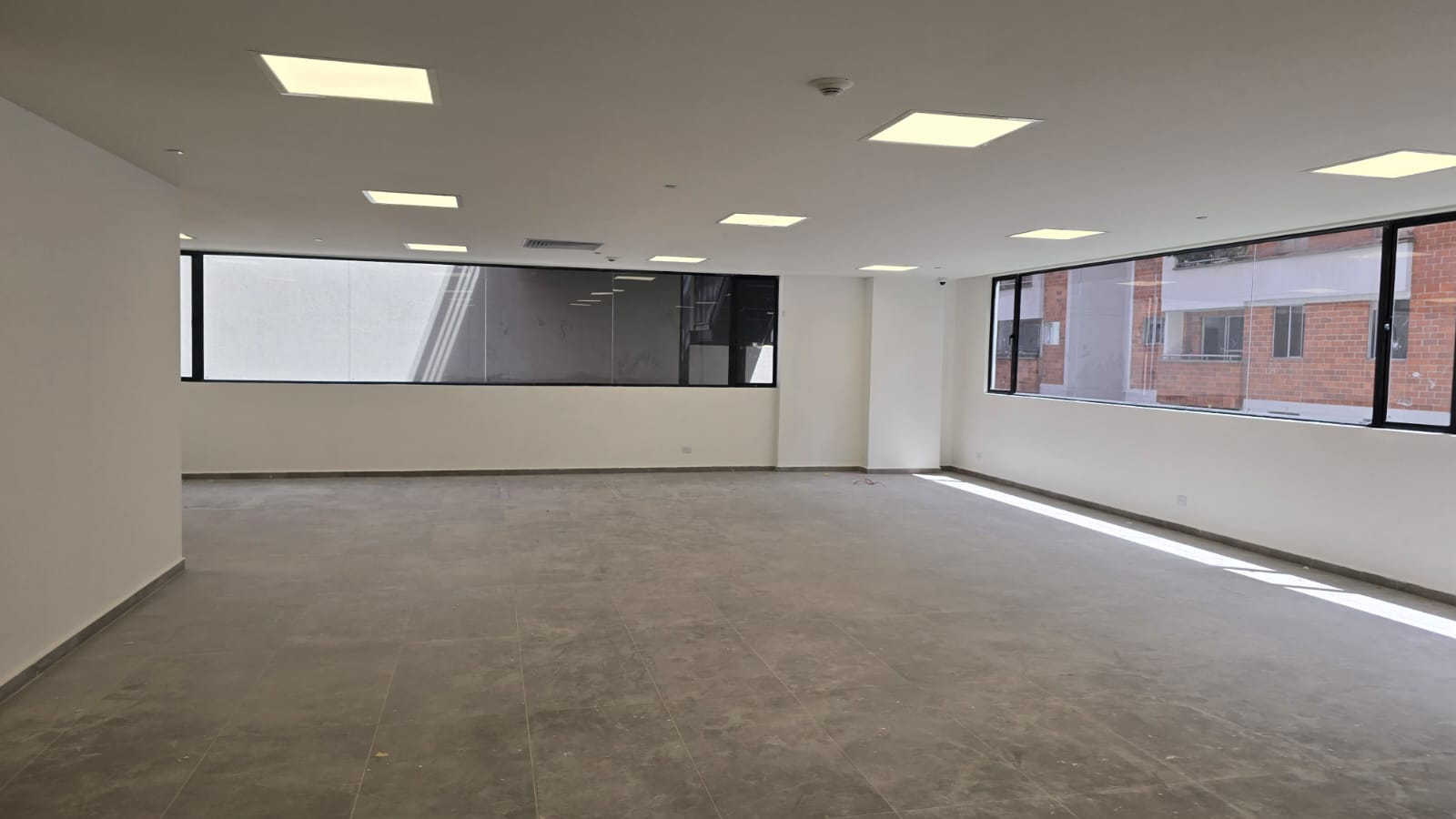 Imagen de Oficina en arriendo en Antioquia, MEDELLÍN, CIUDAD DEL RIO