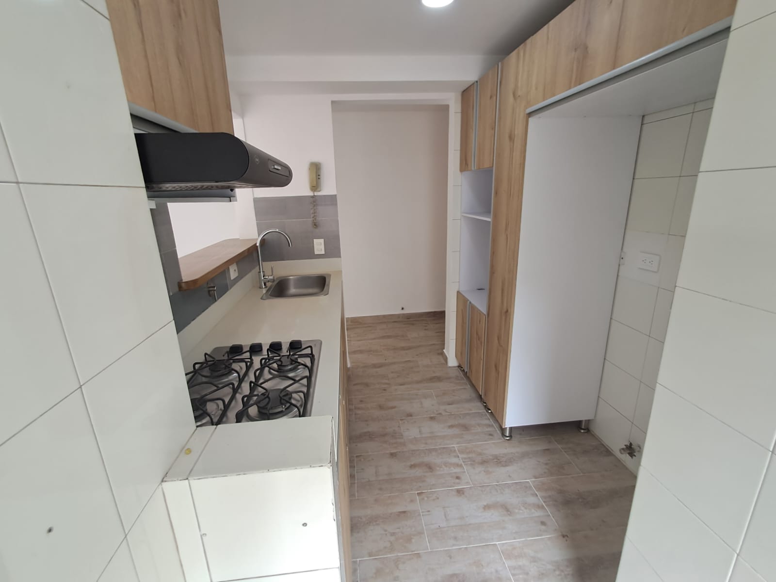 Imagen de Apartamento en arriendo en Antioquia, MEDELLÍN, CASTROPOL Imagen de Apartamento en arriendo en Antioquia, MEDELLÍN, CASTROPOL