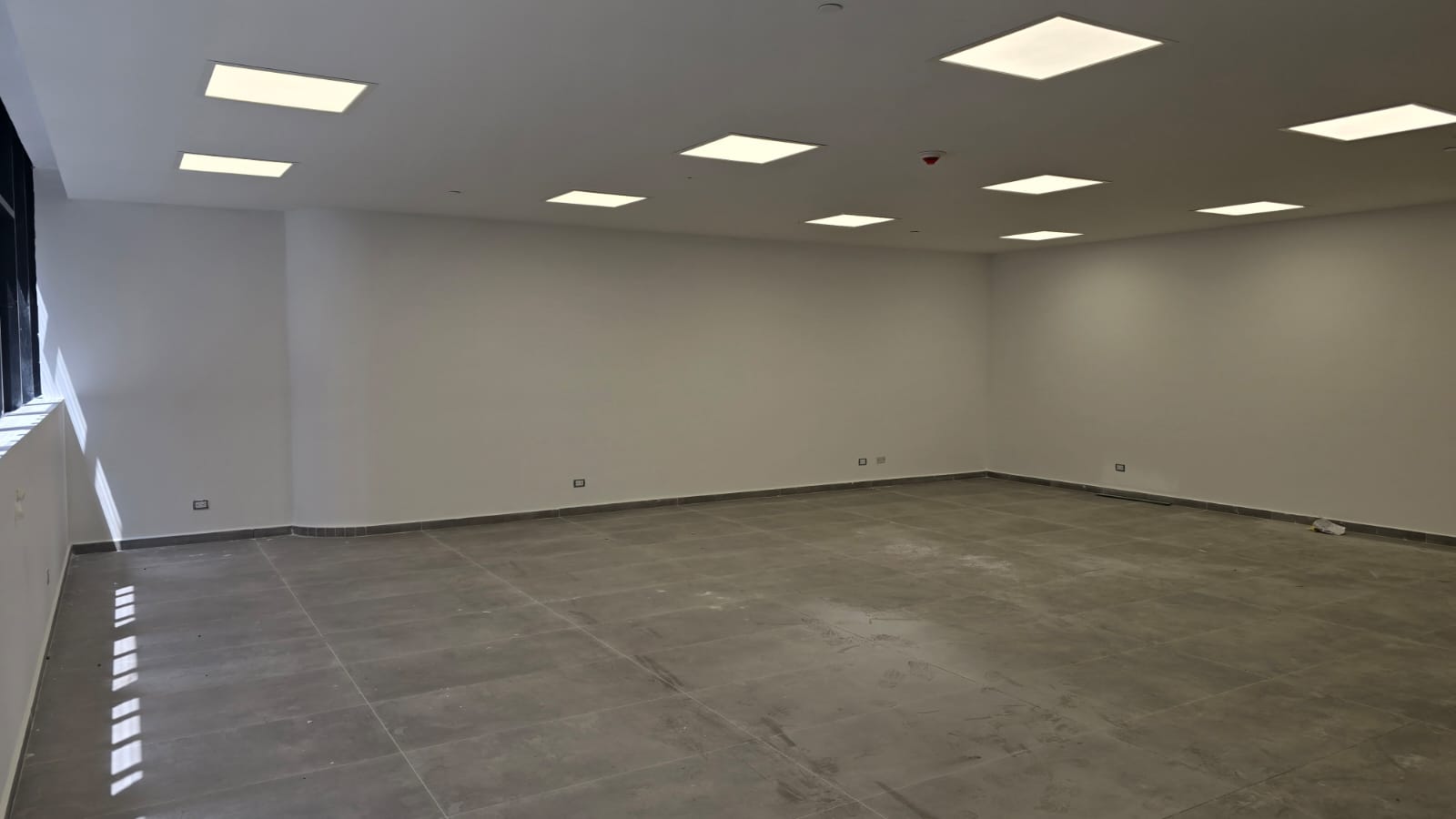 Imagen de Oficina en arriendo en Antioquia, MEDELLÍN, CIUDAD DEL RIO