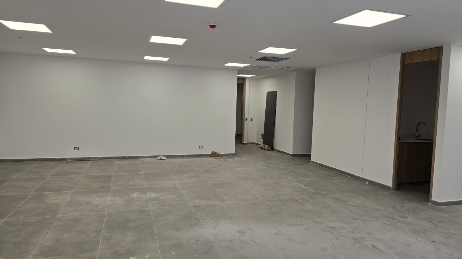 Imagen de Oficina en arriendo en Antioquia, MEDELLÍN, CIUDAD DEL RIO