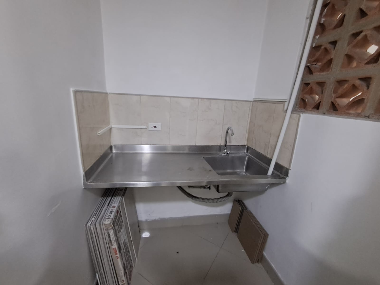 Imagen de Local en arriendo en Antioquia, MEDELLÍN, LAURELES