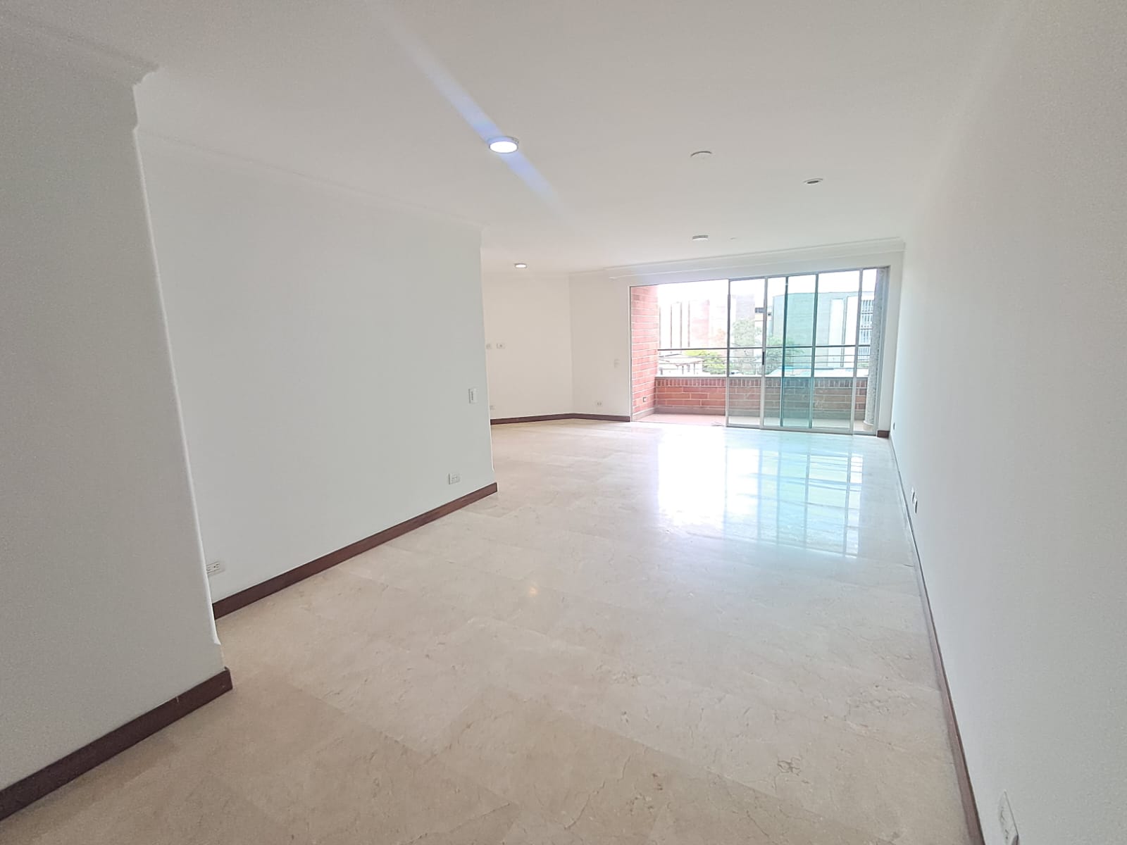 Imagen de Apartamento en arriendo en Antioquia, MEDELLÍN, LAURELES Imagen de Apartamento en arriendo en Antioquia, MEDELLÍN, LAURELES