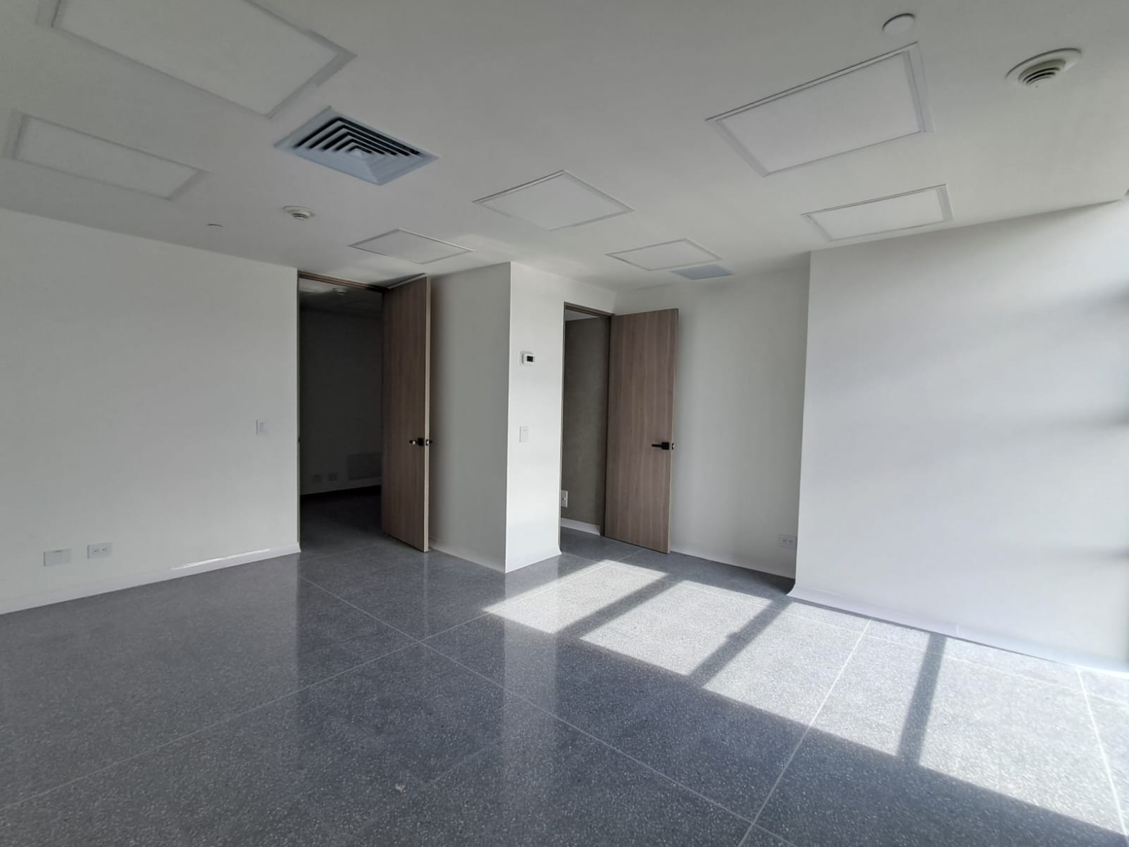 Imagen de Consultorio en arriendo en Antioquia, MEDELLÍN, EL POBLADO