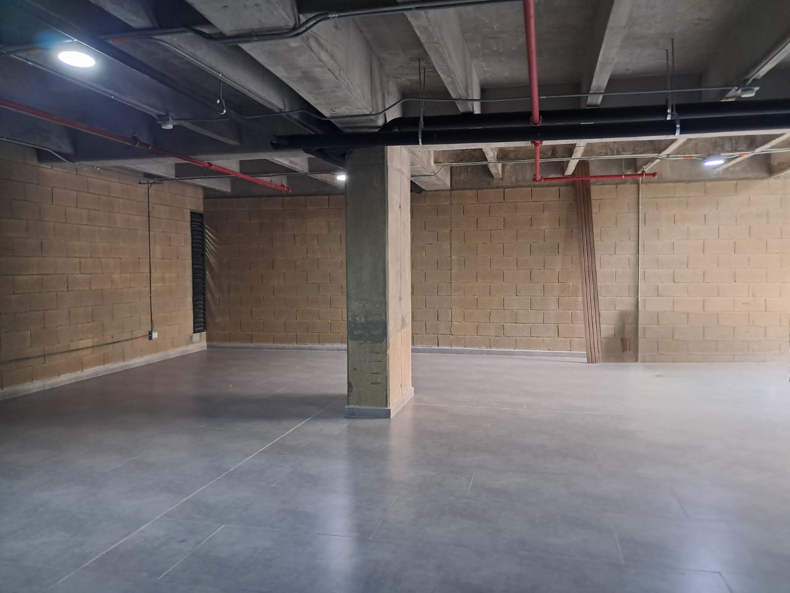 Imagen de Local en arriendo en Antioquia, MEDELLÍN, LAURELES