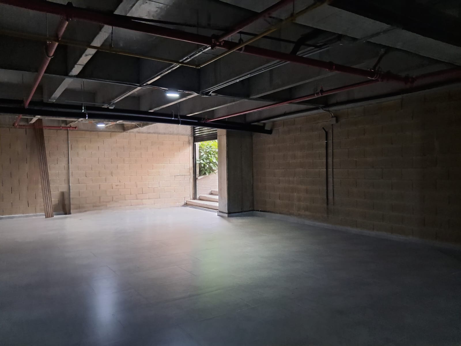 Imagen de Local en arriendo en Antioquia, MEDELLÍN, LAURELES