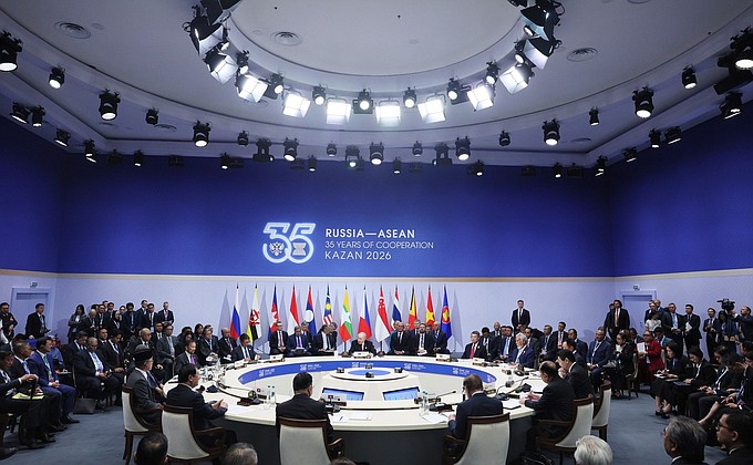 Leaders of Russia and ASEAN member states pose for a group photo at the summit in Kazan.