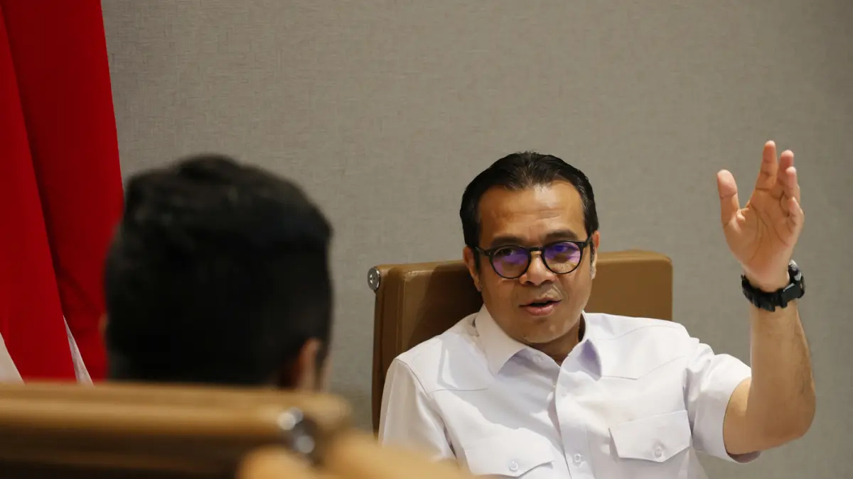 Deputy Minister Nezar Patria announces a new direction for Indonesia's digital literacy program, focusing on AI and hoax prevention.