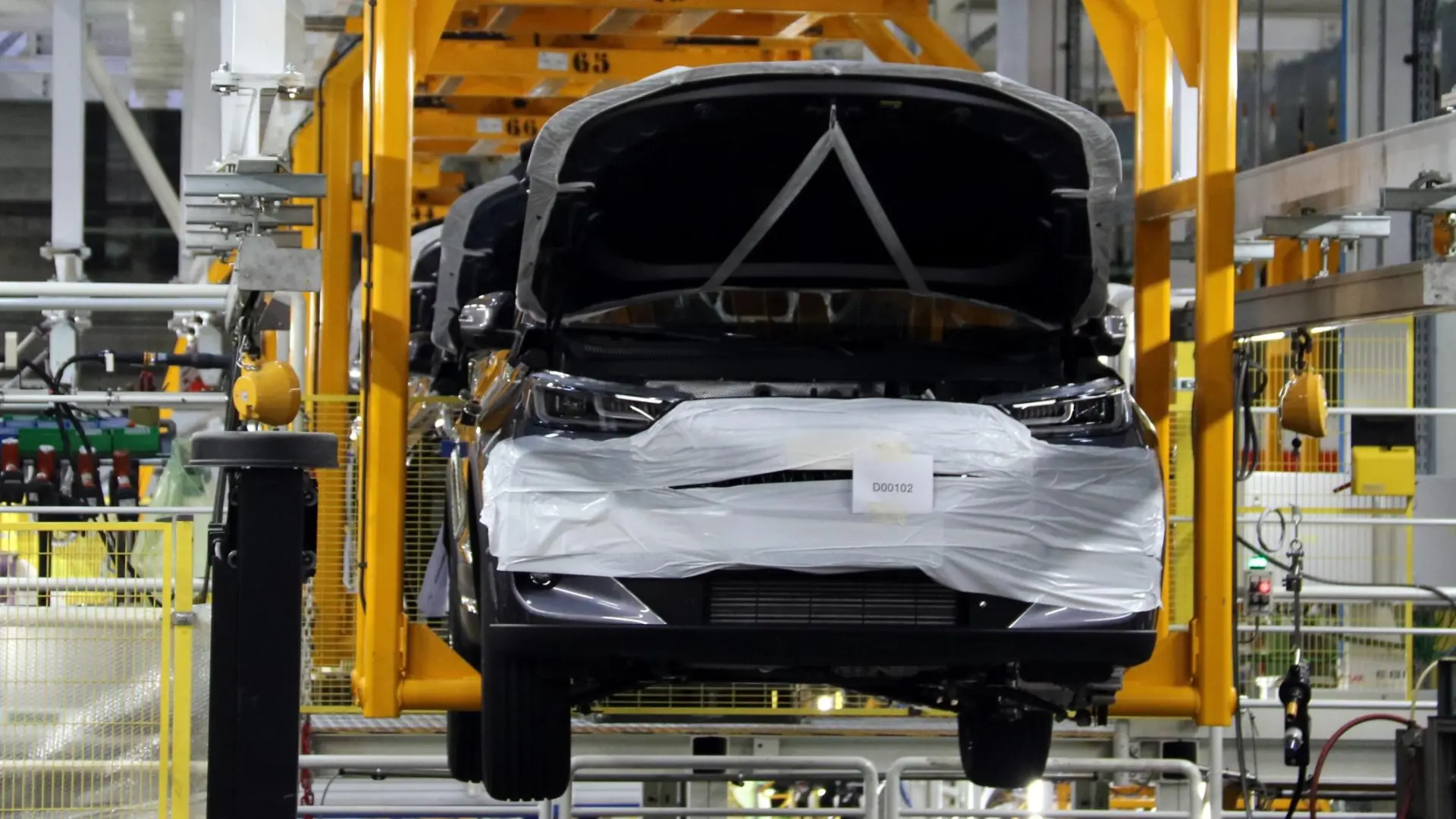 Chinese Cars Now Built in Europe as Region Struggles to Compete