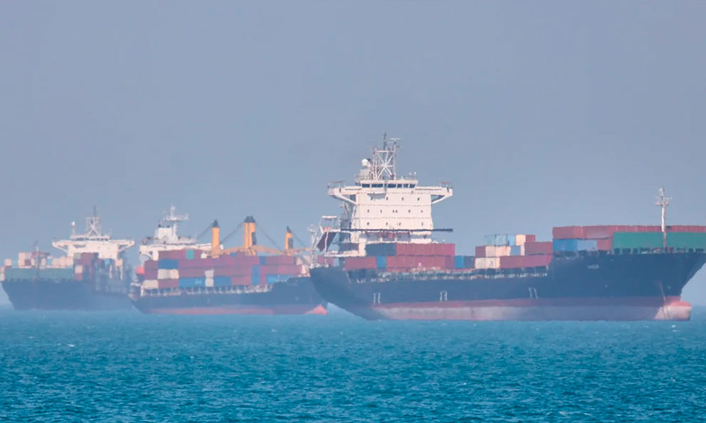 Iran and Oman Advance Talks on Joint Management of Strait of Hormuz