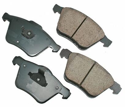 Volvo Disc Brake Pad Set - Front (336mm) 31262705 - Akebono Euro Ultra-Premium EUR1003