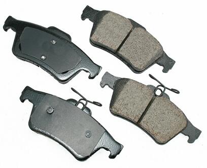 Jaguar SAAB Disc Brake Pad Set - Rear (Ceramic) (EURO) 31341331 - Akebono Euro Ultra-Premium EUR1095