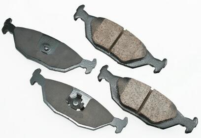 SAAB Disc Brake Pad Set - Rear 32017602 - Akebono Euro Ultra-Premium EUR322