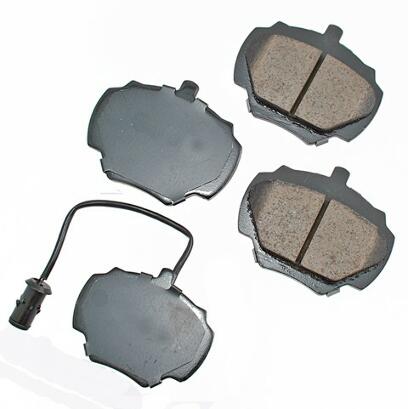 Land Rover Disc Brake Pad Set - Rear SFP500200 - Akebono Euro Ultra-Premium EUR518