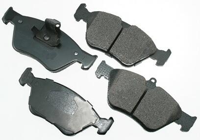 SAAB Disc Brake Pad Set - Front 4646899 - Akebono Euro Ultra-Premium EUR644