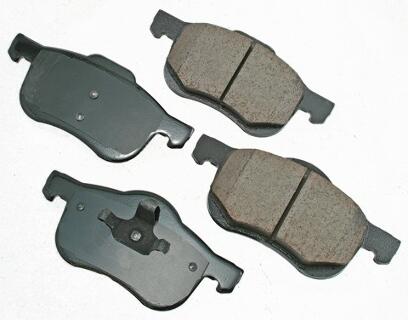 Volvo Disc Brake Pad Set - Front 31262503 - Akebono Euro Ultra-Premium EUR794