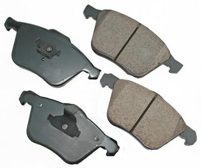 Volvo Disc Brake Pad Set - Front (316mm) 30793265 - Akebono Euro Ultra-Premium EUR979