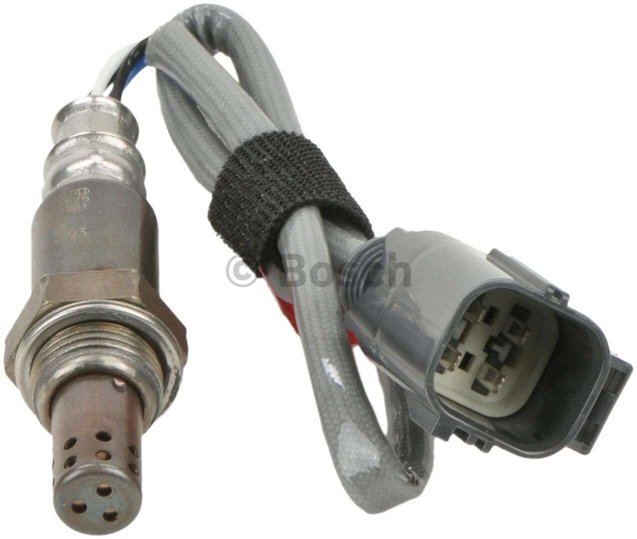 Volvo Oxygen Sensor - Center 30677175 - Bosch 15178