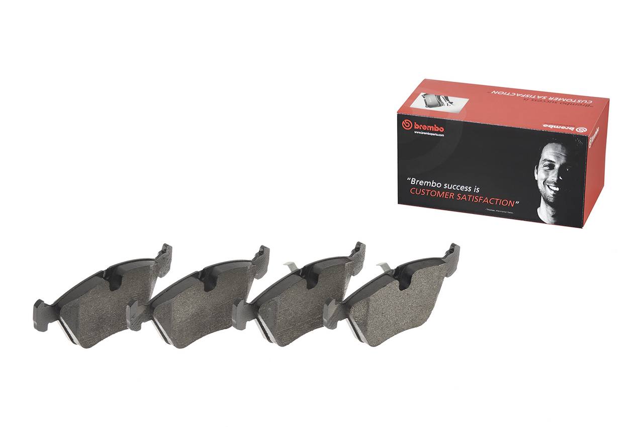 Jaguar Disc Brake Pad Set - Front (Low-Met) MJE2001AB Brembo